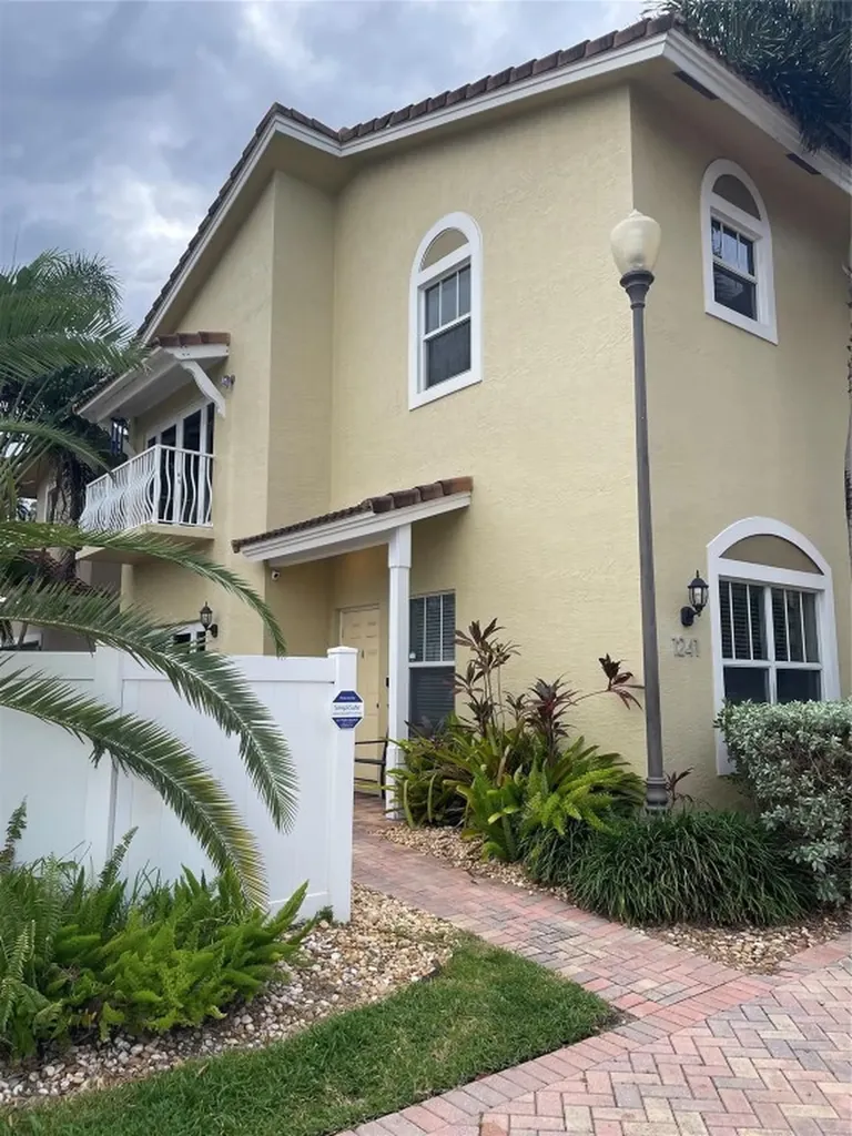 1241 NE 32nd Street Oakland Park FL 33334