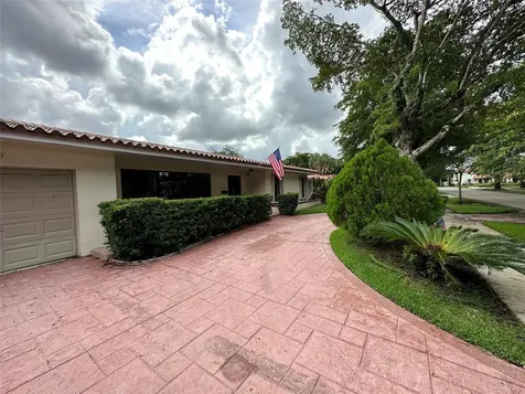 6873 Loch Ness Drive Miami Lakes FL 33014