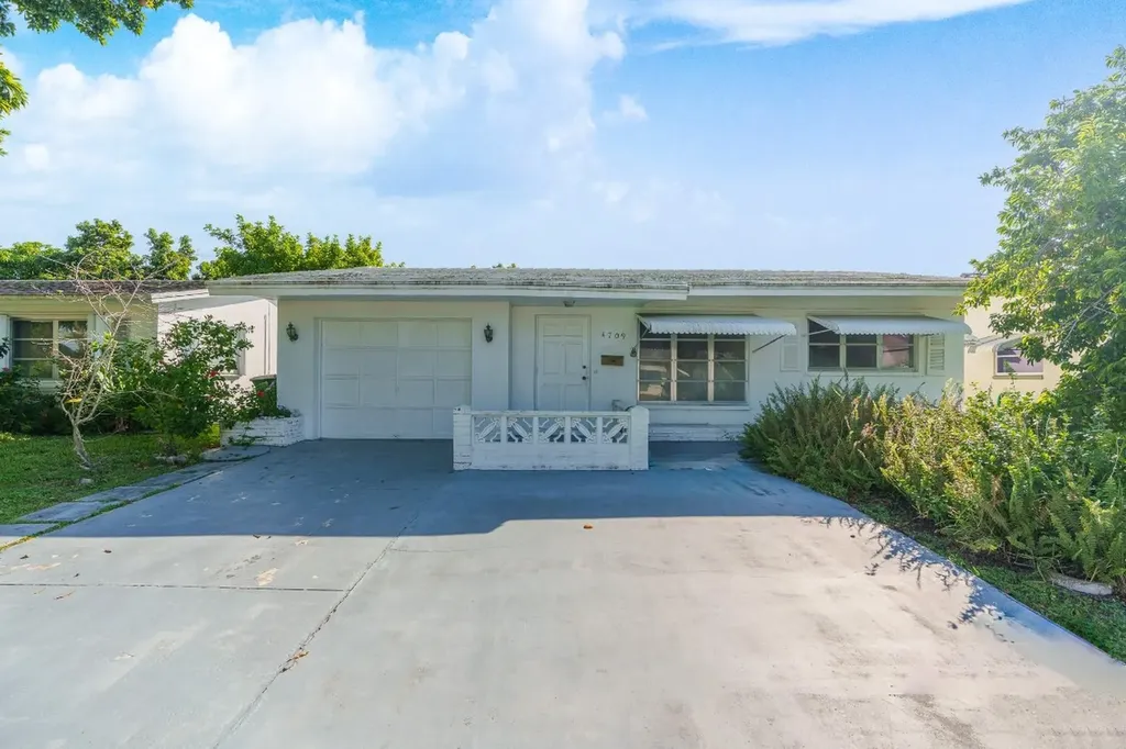 4709 NW 50th Street Tamarac FL 33319