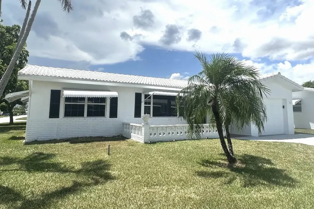 123 SW 8th Court Boynton Beach FL 33426
