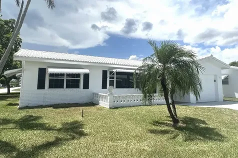123 SW 8th Court Boynton Beach FL 33426