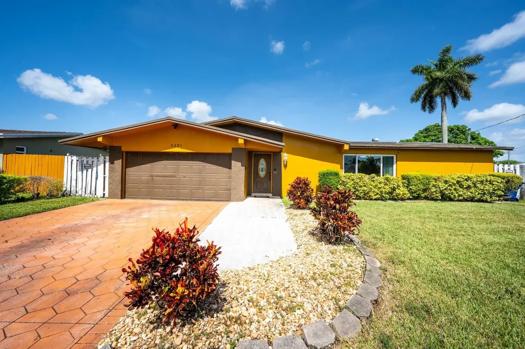 2461 NW 84th Way Sunrise FL 33322