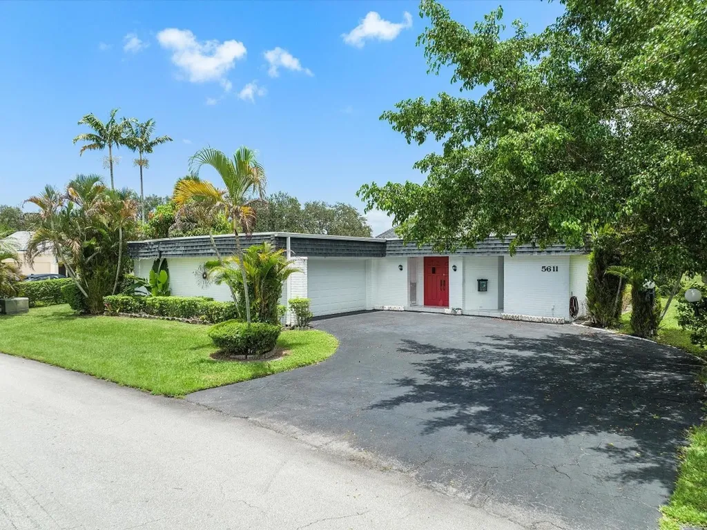 5611 Coco Palm Drive Tamarac FL 33319