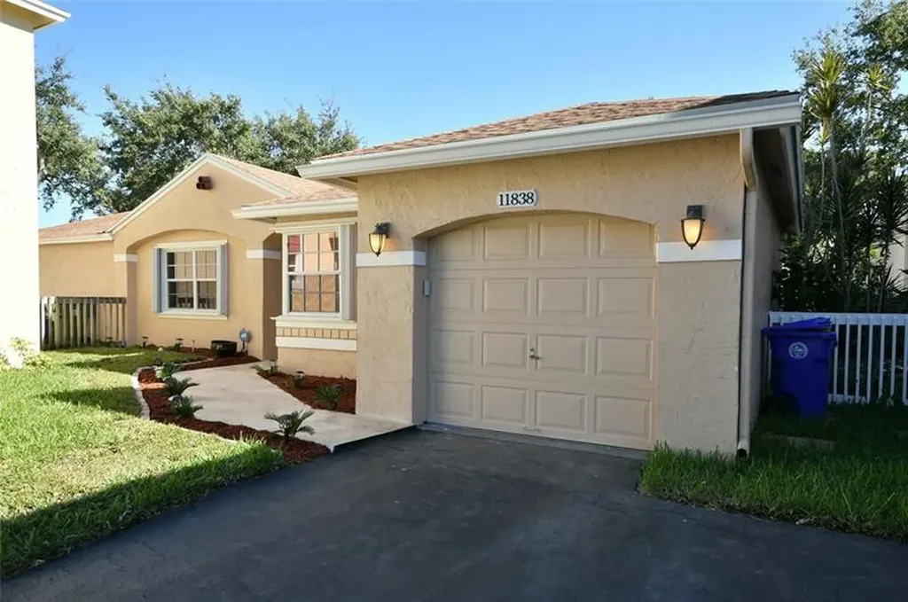 11838 NW 13th Street Pembroke Pines FL 33026