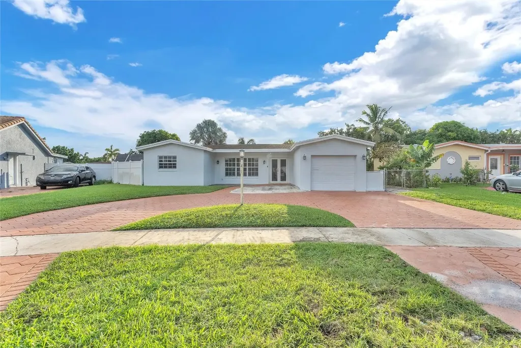 4471 NW 42nd Terrace Lauderdale Lakes FL 33319