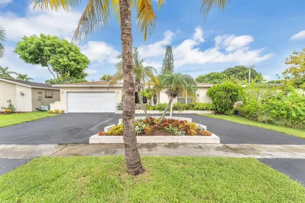 11721 NW 34th Place Sunrise FL 33323