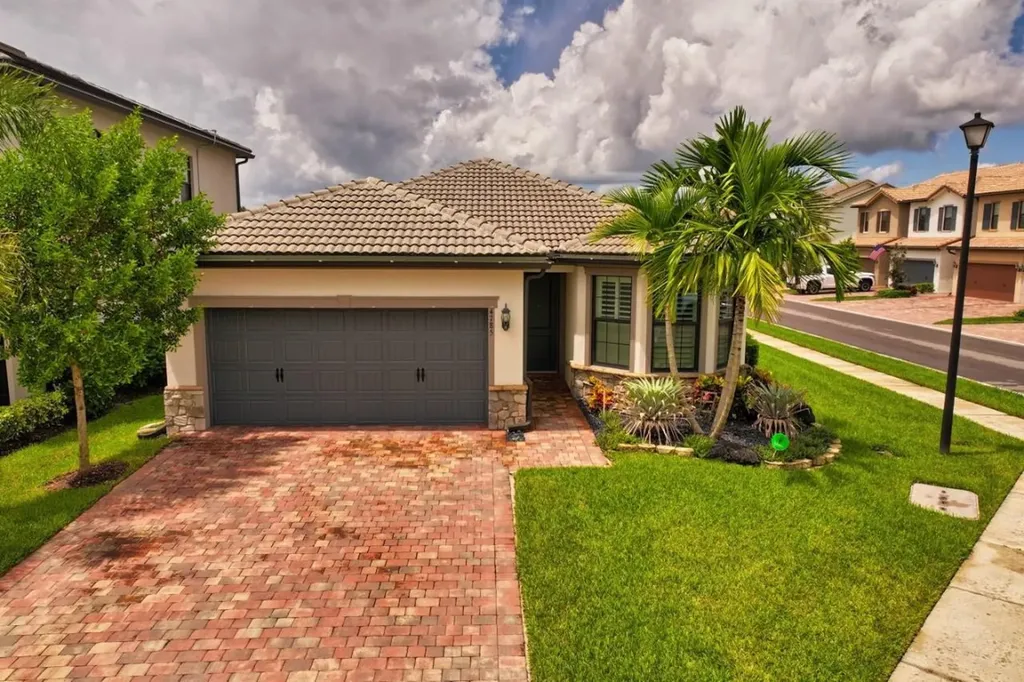 4785 San Fratello Circle Lake Worth FL 33467