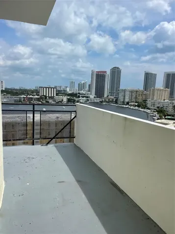 401 Golden Isle Drive Hallandale Beach FL 33009