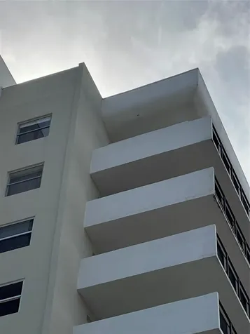 401 Golden Isle Drive Hallandale Beach FL 33009