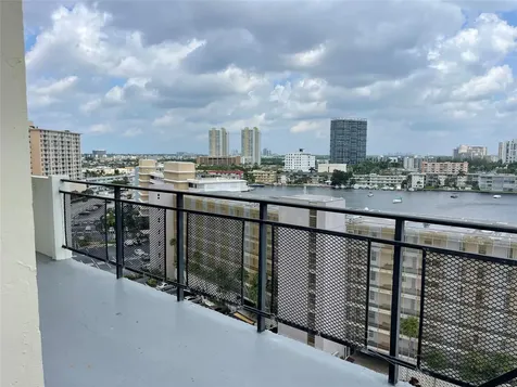 401 Golden Isle Drive Hallandale Beach FL 33009