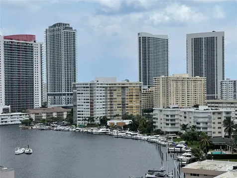 401 Golden Isle Drive Hallandale Beach FL 33009