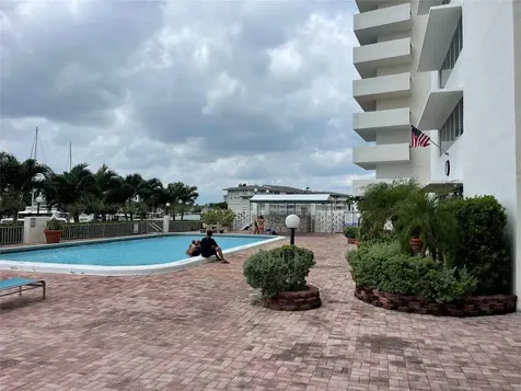 401 Golden Isle Drive Hallandale Beach FL 33009