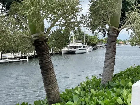 401 Golden Isle Drive Hallandale Beach FL 33009