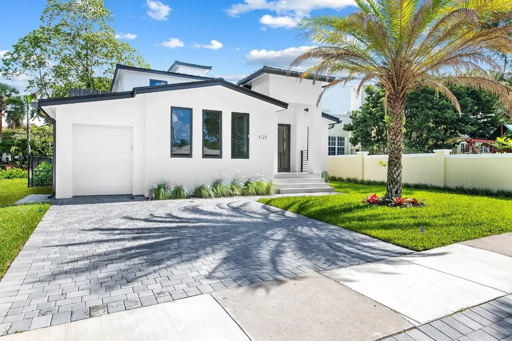 1121 SE 9th Street Fort Lauderdale FL 33316