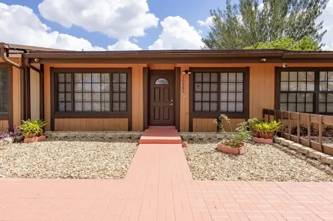 10380 W Cypress Court Pembroke Pines FL 33026