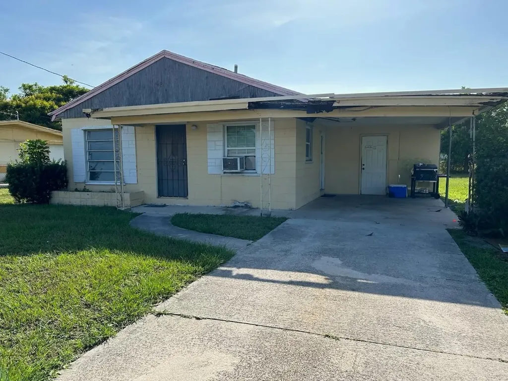 1806 N 16th Court Fort Pierce FL 34950