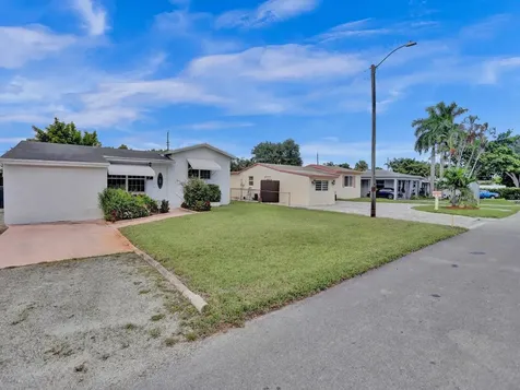 6837 SW 11th Street Pembroke Pines FL 33023