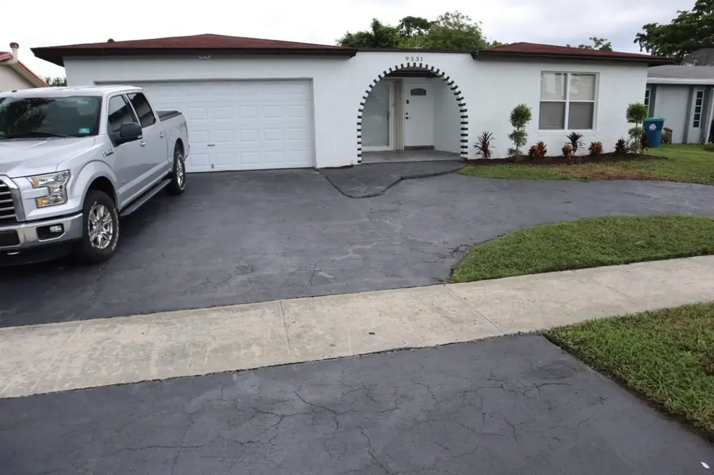 9531 NW 20th Place Sunrise FL 33322