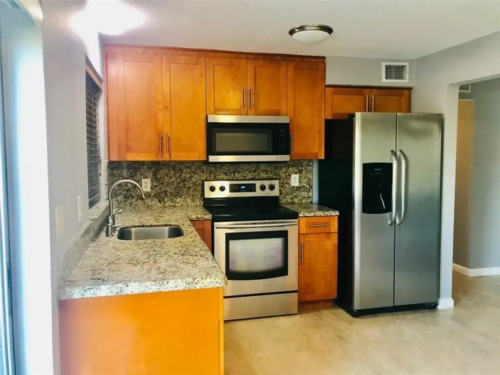 1449 N 14 Hollywood FL 33020