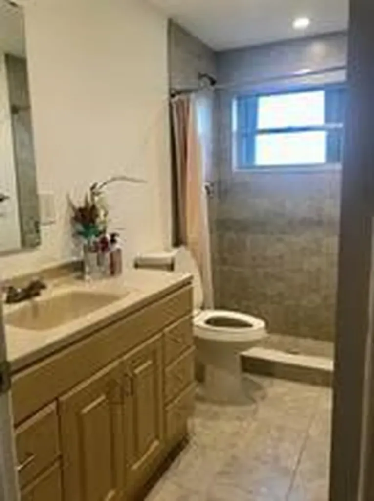 1449 N 14 Hollywood FL 33020