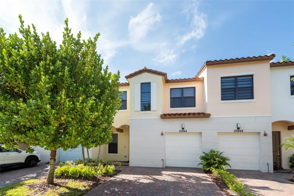 20944 NW 1st Street Pembroke Pines FL 33029
