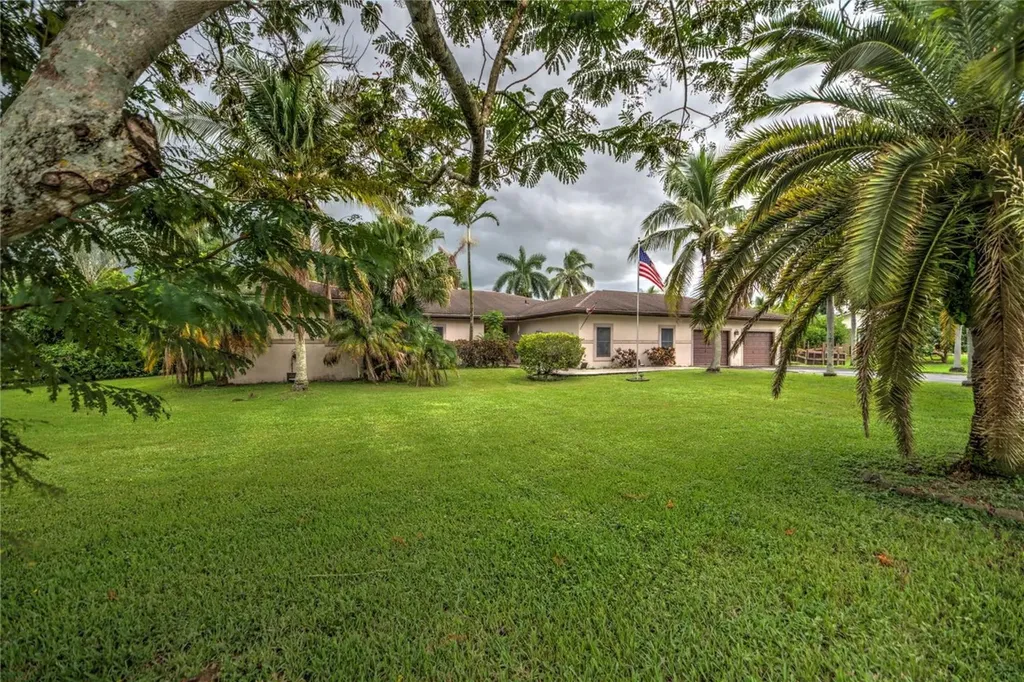10670 SW 26th Court Davie FL 33328