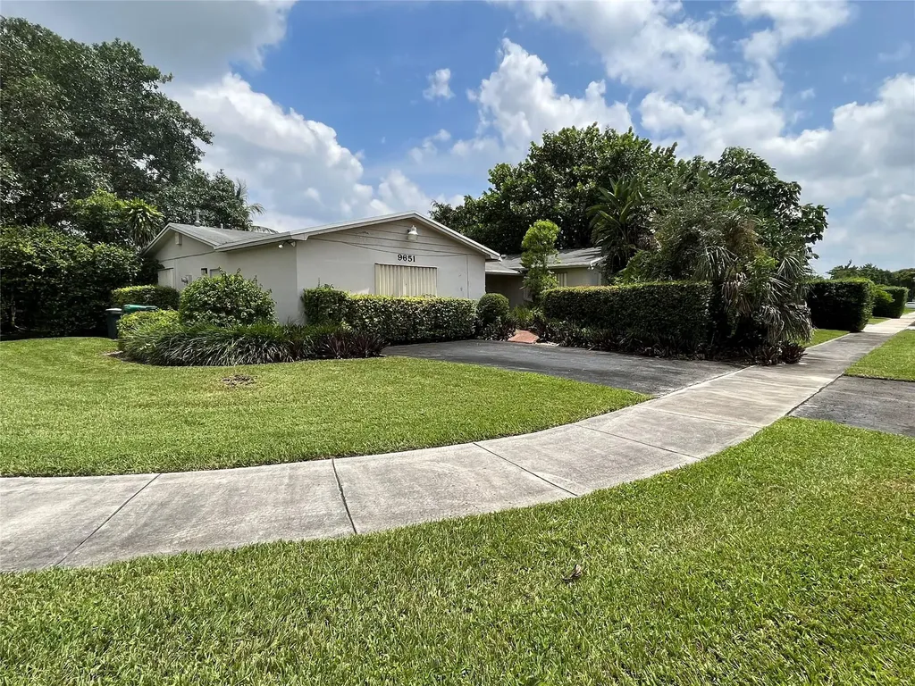 9651 SW 106th Court Miami FL 33176