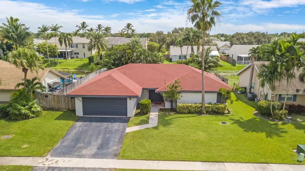 10244 SW 49th Manor Cooper City FL 33328