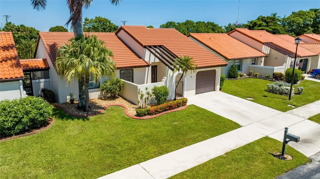 19 Columbia Court Deerfield Beach FL 33442
