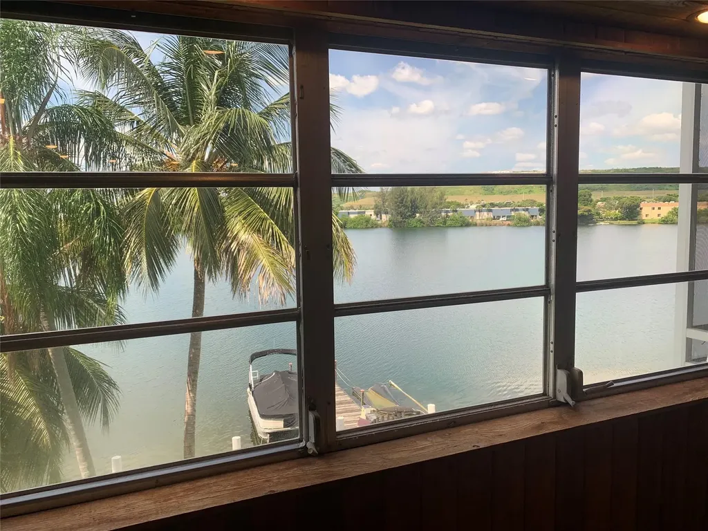 4311 Crystal Lake Drive Deerfield Beach FL 33064