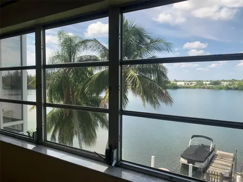 4311 Crystal Lake Drive Deerfield Beach FL 33064