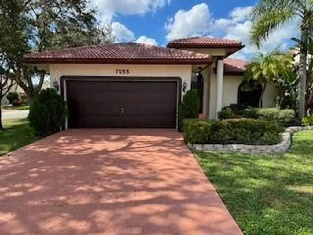 7055 Golf Pointe Circle Tamarac FL 33321