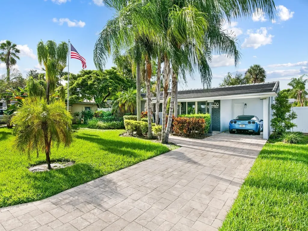2256 SE 13th Street Pompano Beach FL 33062