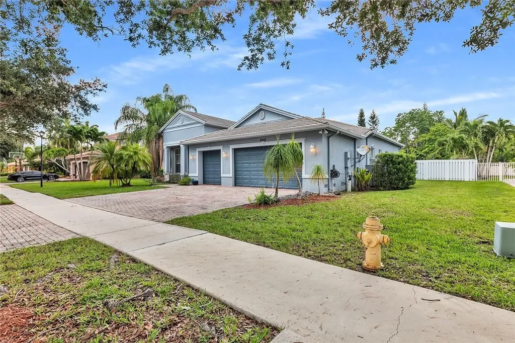 4808 Tropicana Avenue Cooper City FL 33330