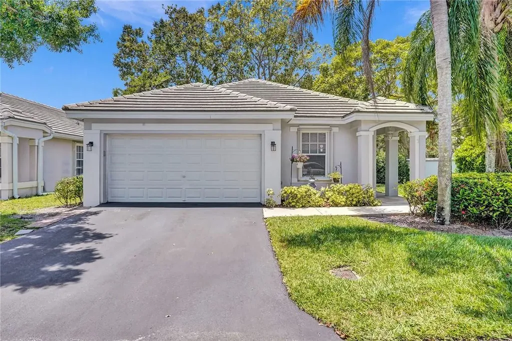 8960 Woodside Court Davie FL 33328
