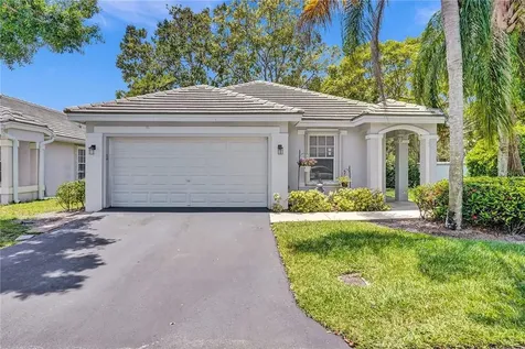 8960 Woodside Court Davie FL 33328