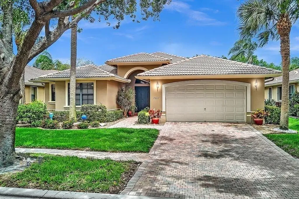 7663 Via Grande Boynton Beach FL 33437