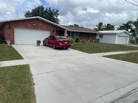 1700 W River Drive Margate FL 33063