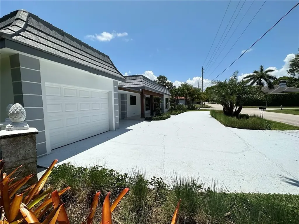 700 NE 4th Street Boca Raton FL 33432