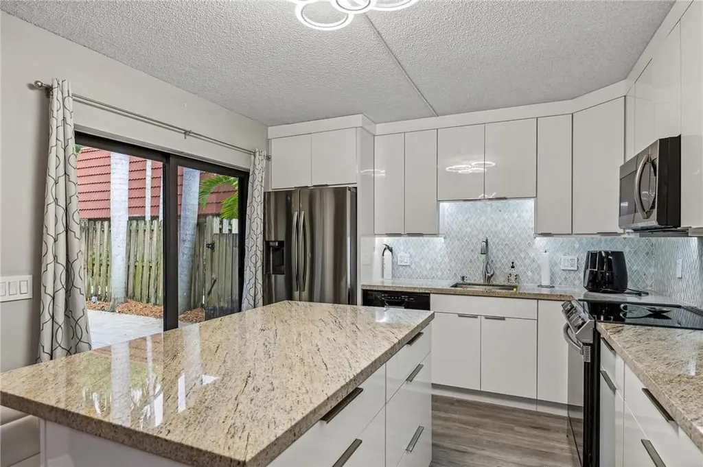 9844 NW 6th Court Plantation FL 33324