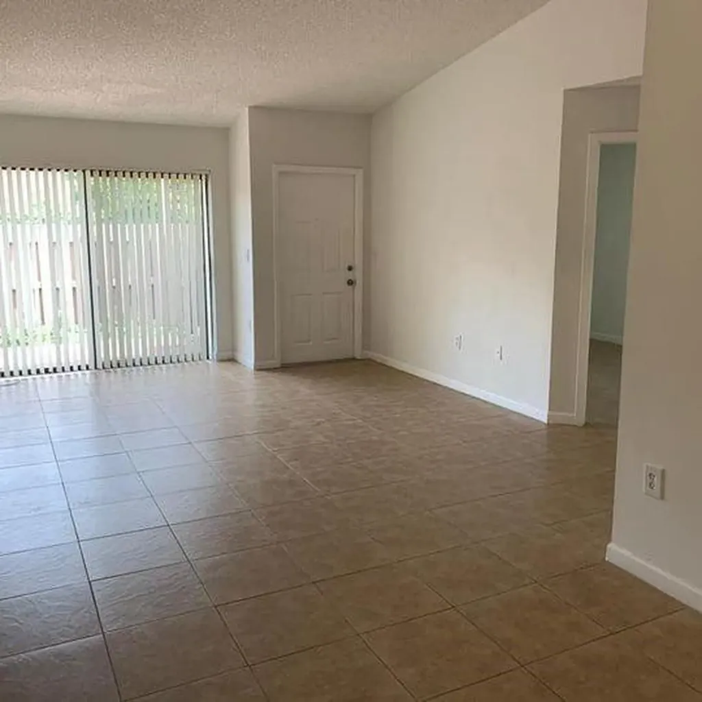 2714 N Nob Hill Road Sunrise FL 33322