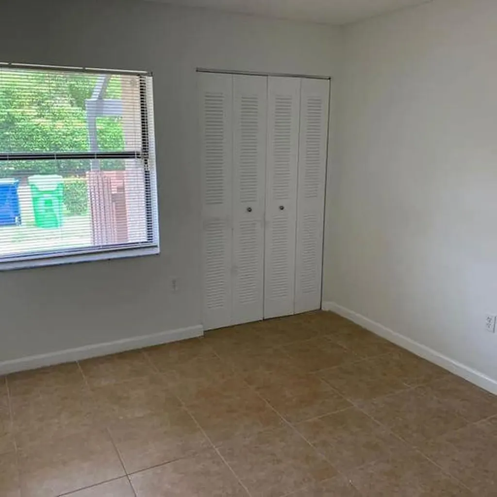 2714 N Nob Hill Road Sunrise FL 33322