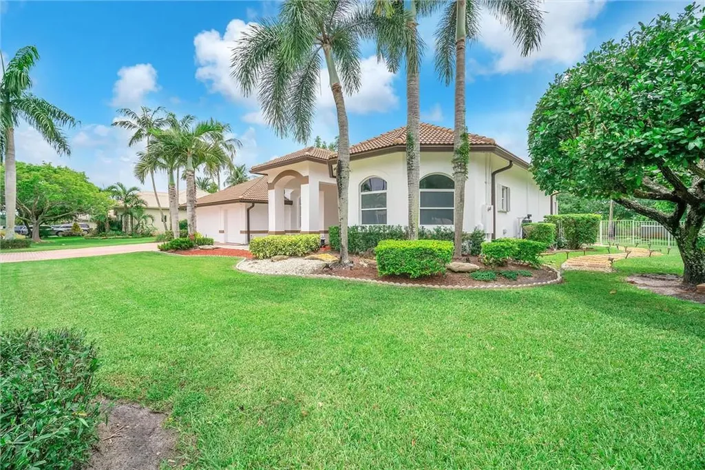 2203 SW 132nd Way Davie FL 33325