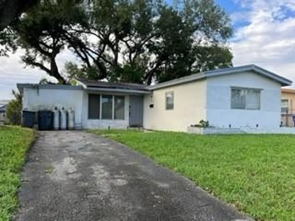 6331 Harding Street Hollywood FL 33024