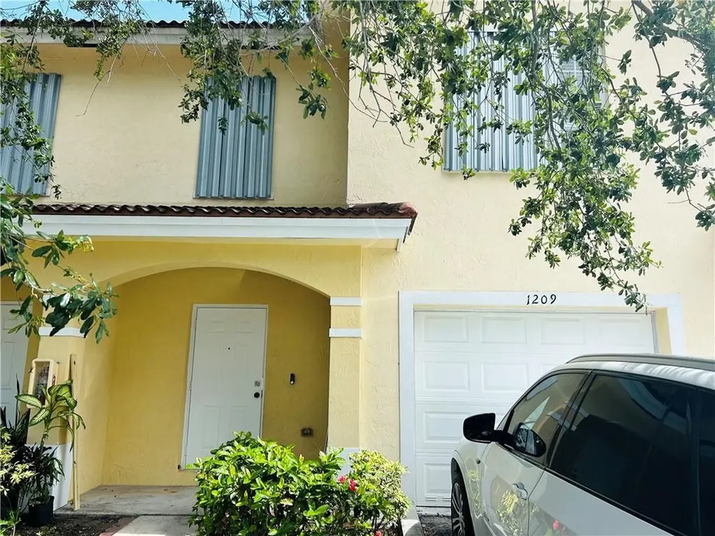 1209 NW 27th Avenue Pompano Beach FL 33069
