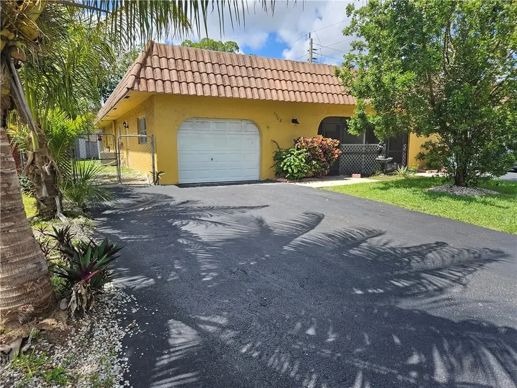 7908 NW 70th Court Tamarac FL 33321