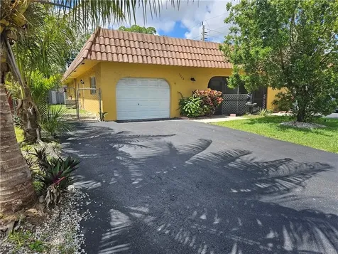 7908 NW 70th Court Tamarac FL 33321