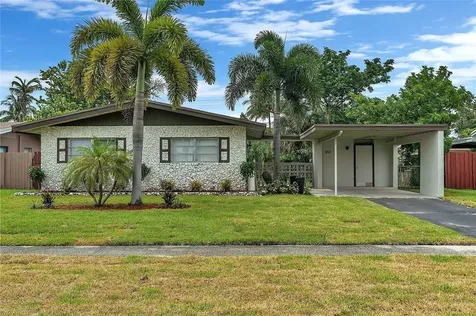 4511 NW 32nd Court Lauderdale Lakes FL 33319