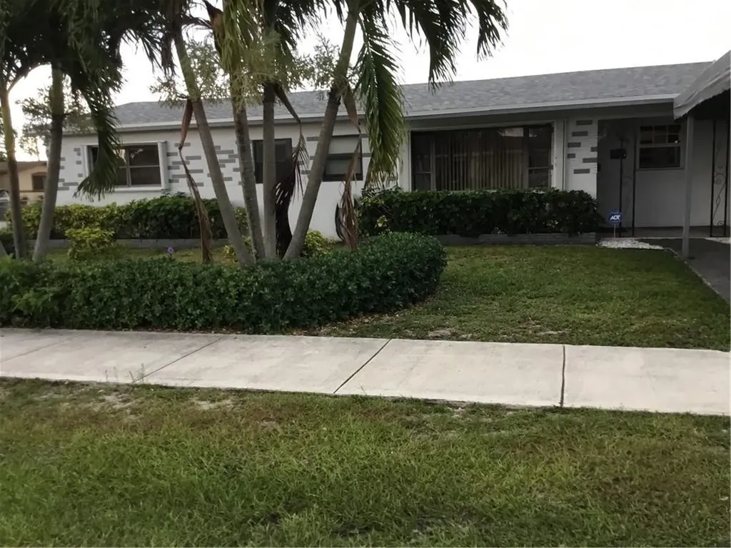 2458 Wiley Street Hollywood FL 33020