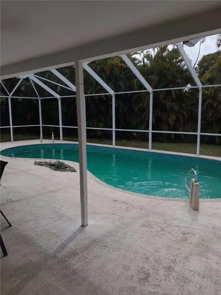 751 SW 66th Avenue North Lauderdale FL 33068
